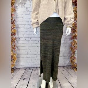 Kersh sweater skirt with side slits. Moss green size x-small new with tags